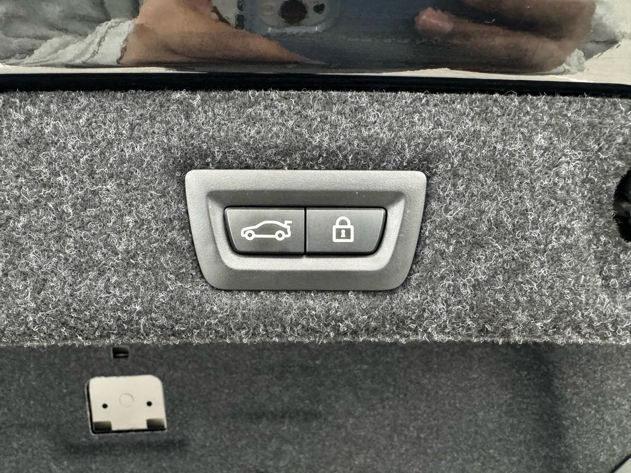 BMW 5 Series M550i xDrive Sedan 2021