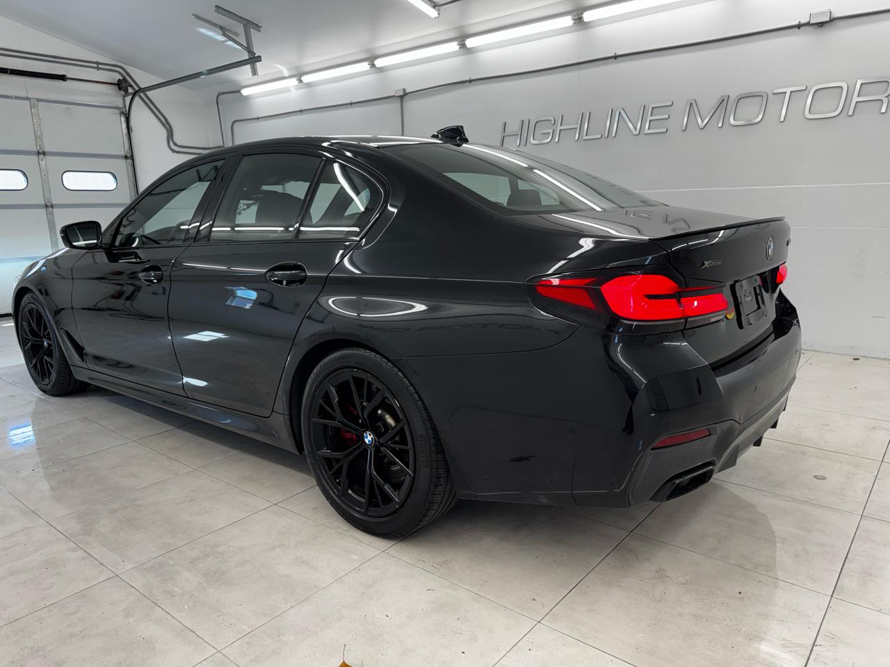 BMW 5 Series M550i xDrive Sedan 2021