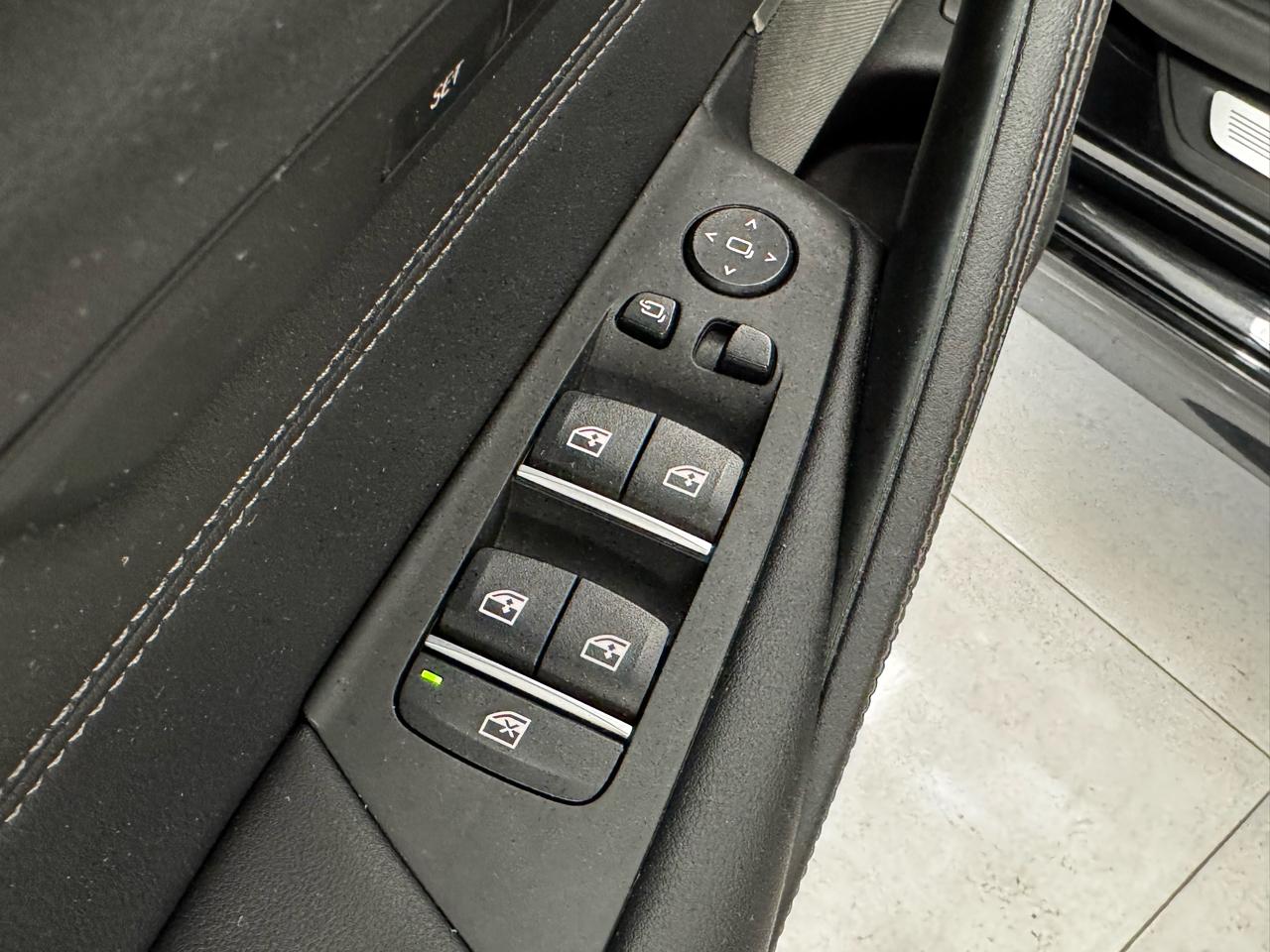 BMW 5 Series M550i xDrive Sedan 2021