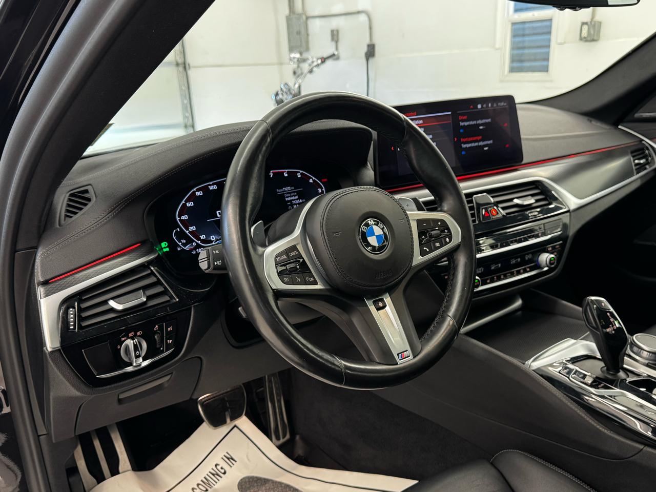 BMW 5 Series M550i xDrive Sedan 2021