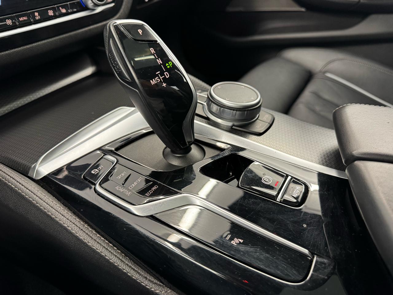 BMW 5 Series M550i xDrive Sedan 2021