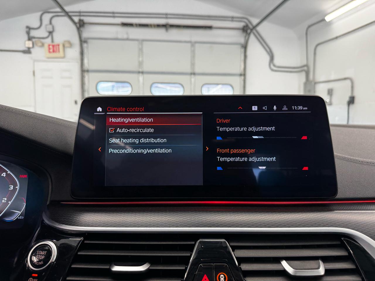 BMW 5 Series M550i xDrive Sedan 2021