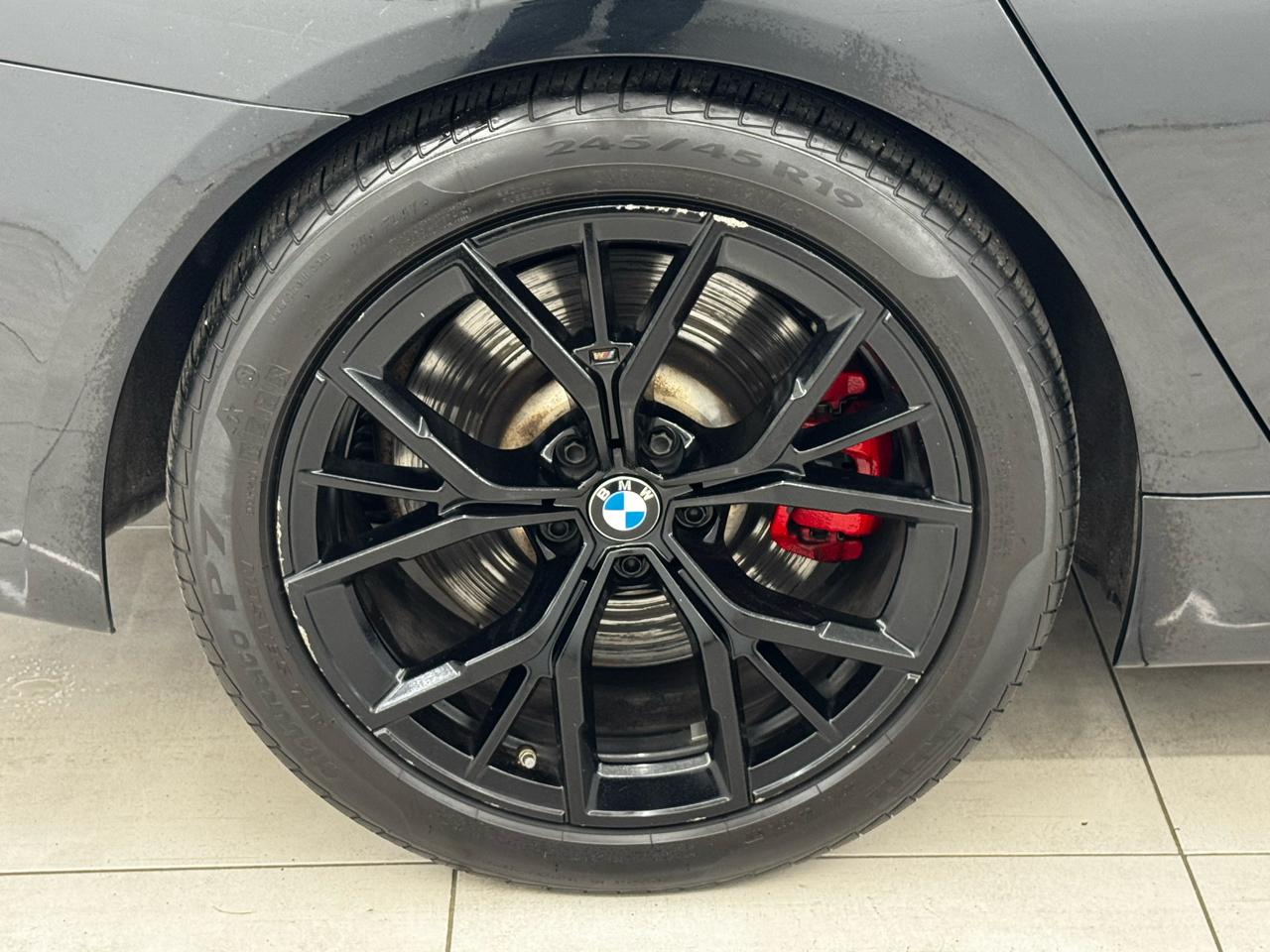 BMW 5 Series M550i xDrive Sedan 2021