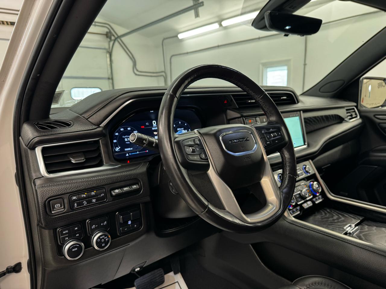 GMC Yukon XL 4WD 4dr Denali 2022