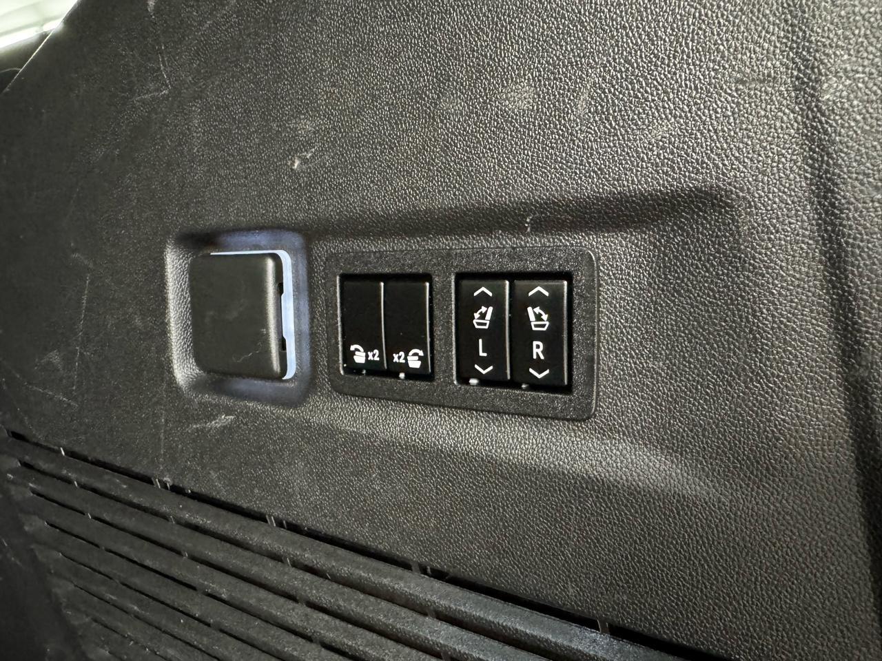 GMC Yukon XL 4WD 4dr Denali 2022