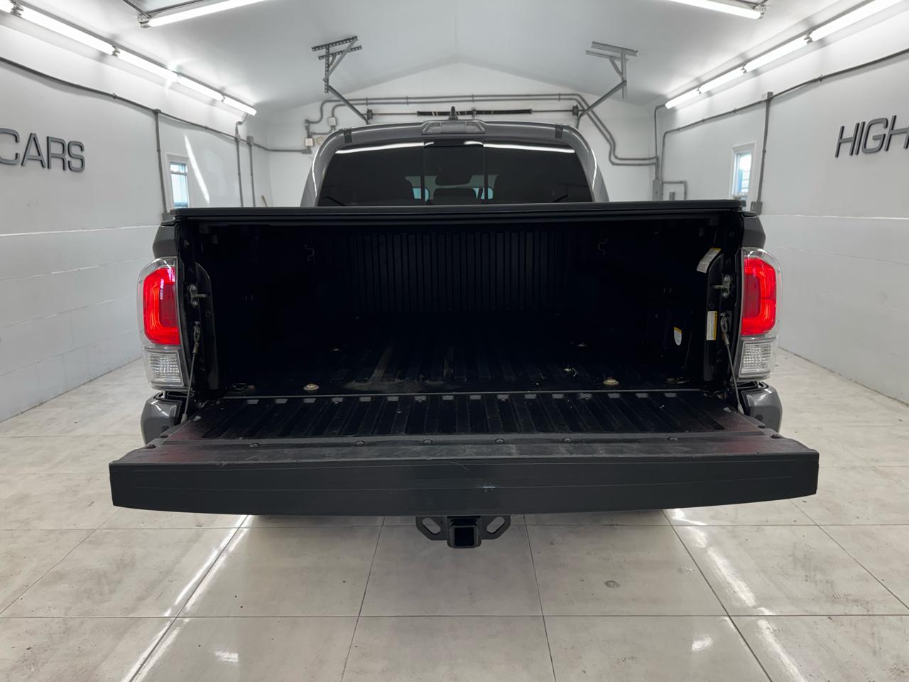 Toyota Tacoma 4WD TRD Off Road Double Cab 5' Bed V6 MT (Natl) 2021