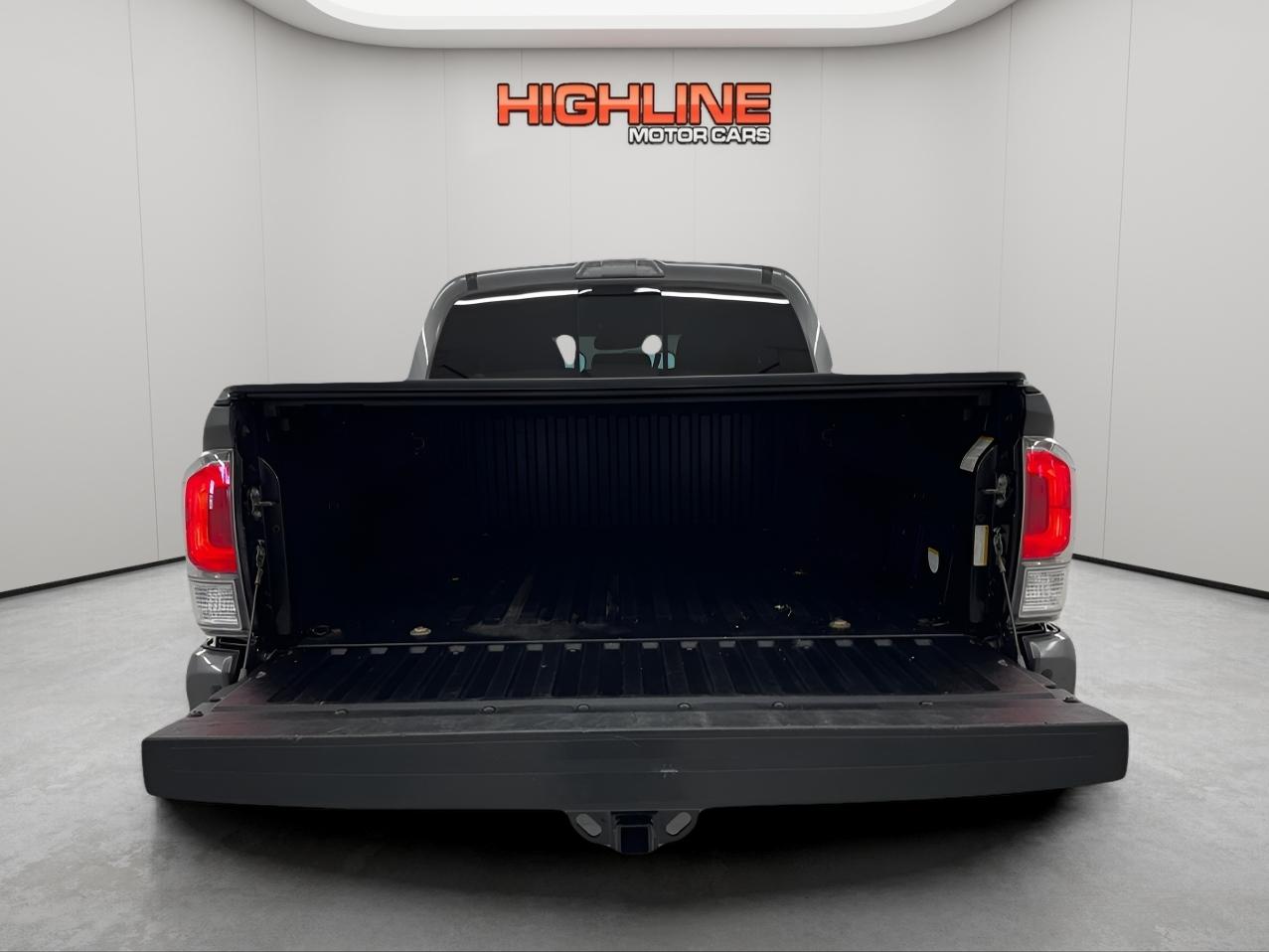 Toyota Tacoma 4WD TRD Off Road Double Cab 5' Bed V6 MT (Natl) 2021