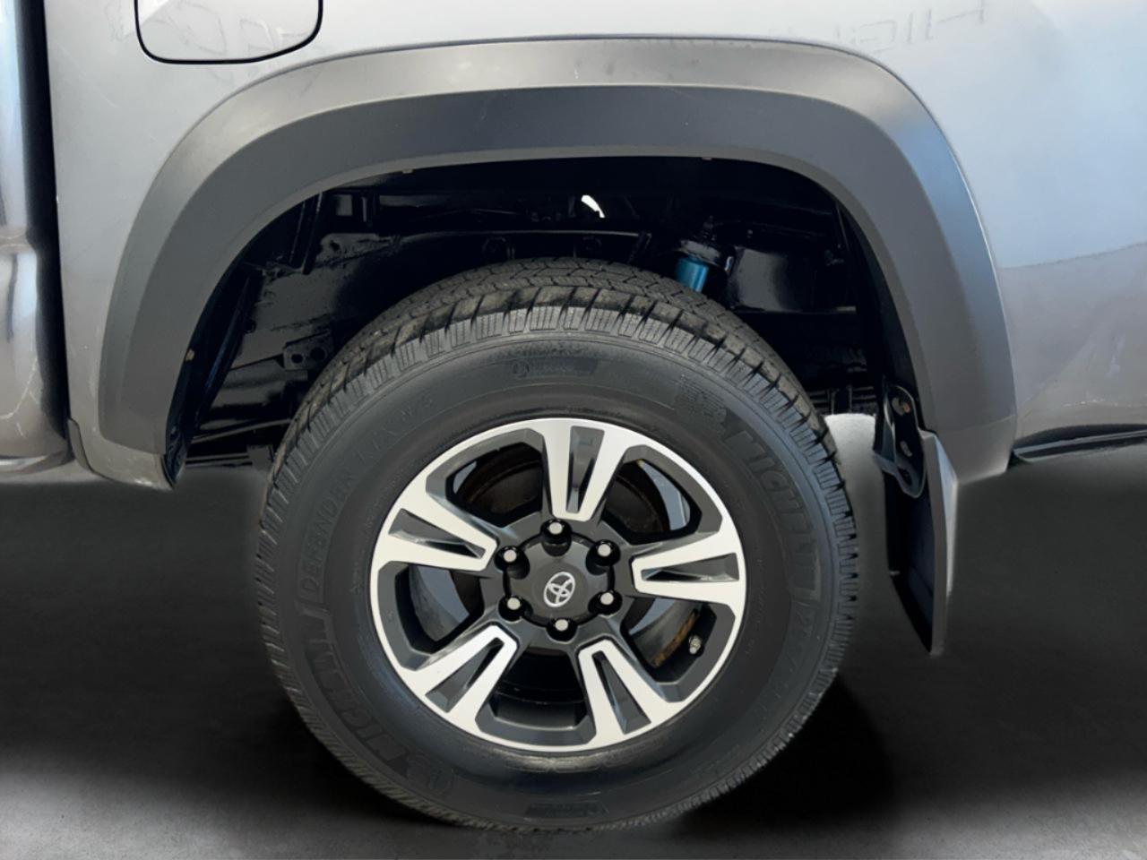 Toyota Tacoma 4WD TRD Off Road Double Cab 5' Bed V6 MT (Natl) 2021