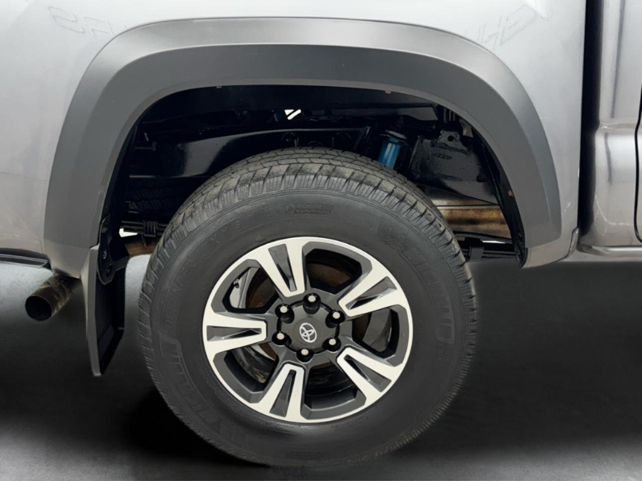 Toyota Tacoma 4WD TRD Off Road Double Cab 5' Bed V6 MT (Natl) 2021