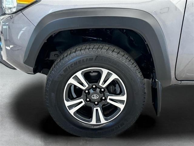 Toyota Tacoma 4WD TRD Off Road Double Cab 5' Bed V6 MT (Natl) 2021