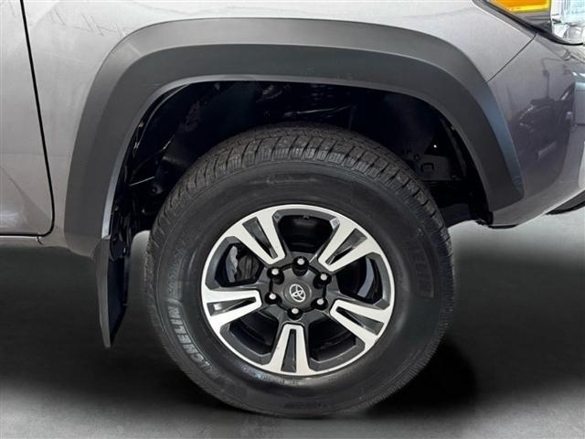 Toyota Tacoma 4WD TRD Off Road Double Cab 5' Bed V6 MT (Natl) 2021