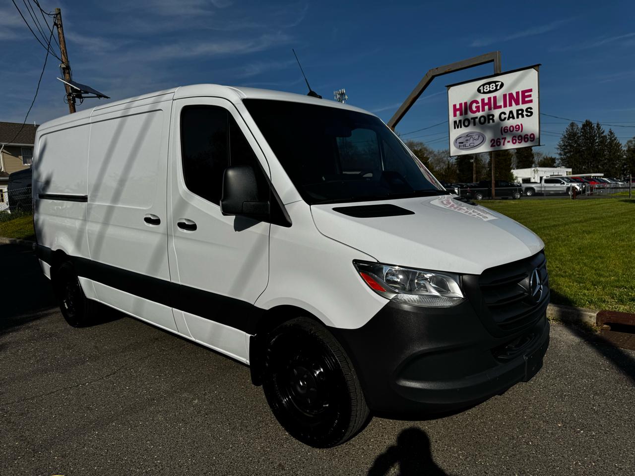 Mercedes-Benz Sprinter Cargo Van 2500 Standard Roof I4 Diesel 144" RWD 2025