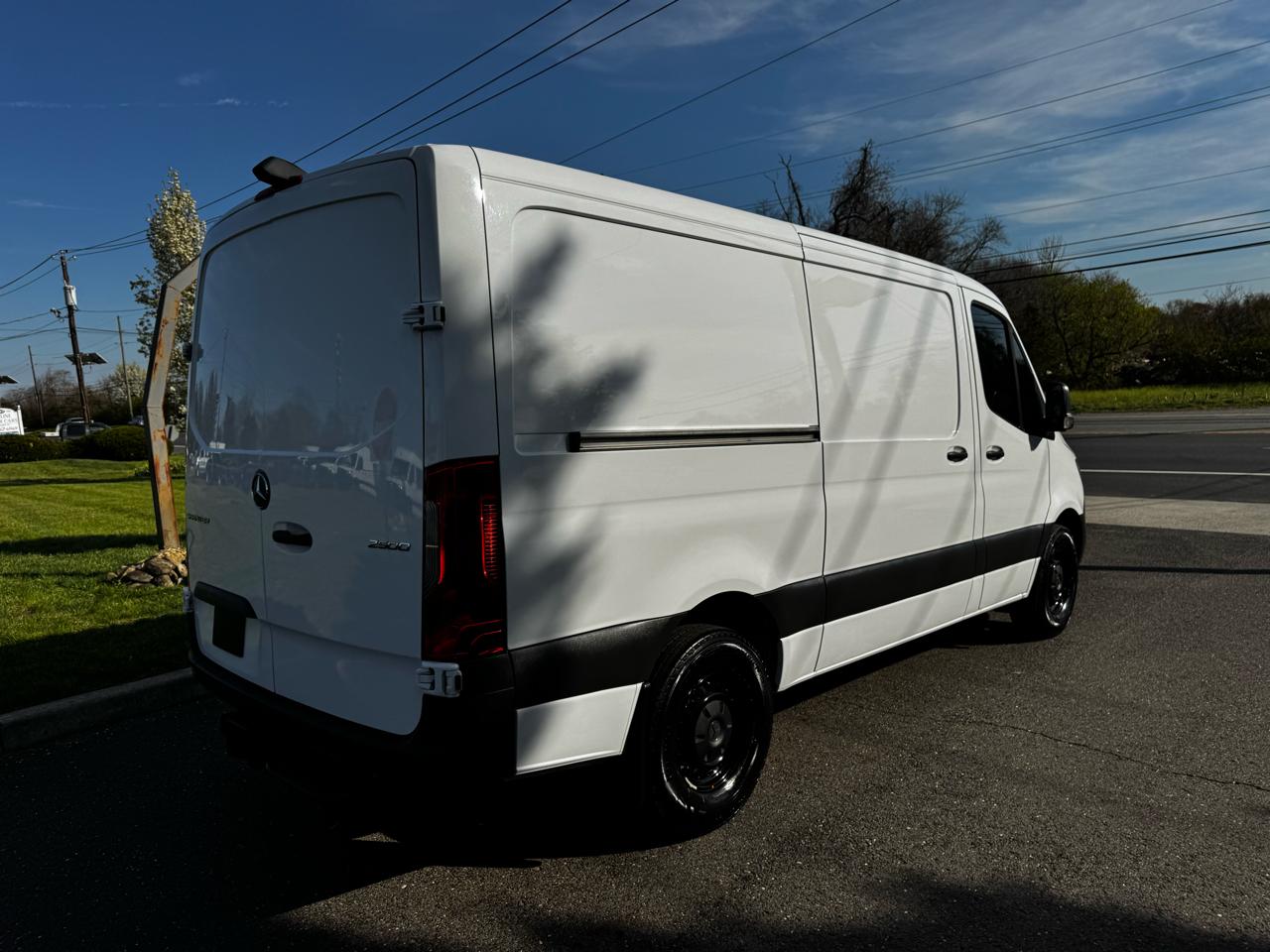 Mercedes-Benz Sprinter Cargo Van 2500 Standard Roof I4 Diesel 144" RWD 2025