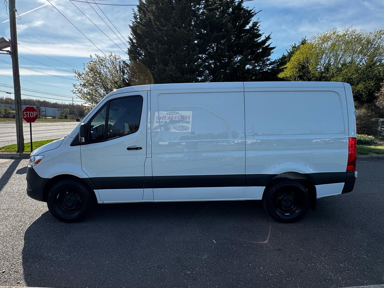 Mercedes-Benz Sprinter Cargo Van 2500 Standard Roof I4 Diesel 144" RWD 2025