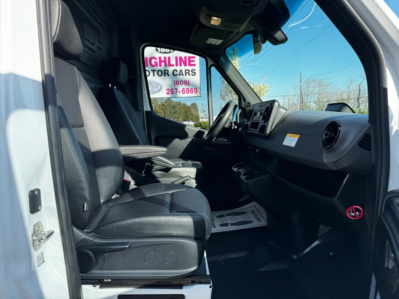 Mercedes-Benz Sprinter Cargo Van 2500 Standard Roof I4 Diesel 144" RWD 2025