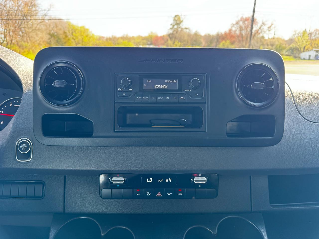 Mercedes-Benz Sprinter Cargo Van 2500 Standard Roof I4 Diesel 144" RWD 2025