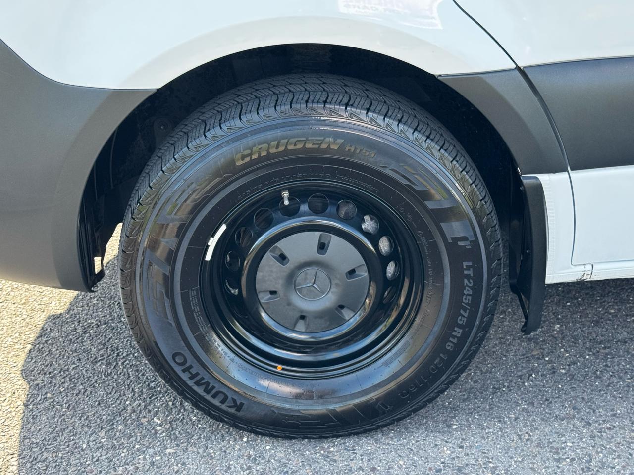 Mercedes-Benz Sprinter Cargo Van 2500 Standard Roof I4 Diesel 144" RWD 2025