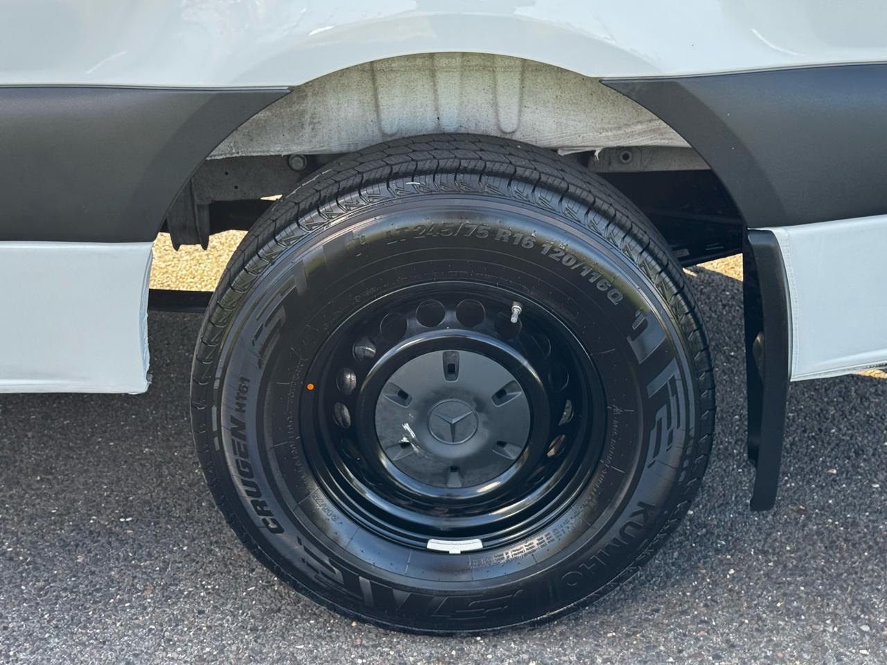 Mercedes-Benz Sprinter Cargo Van 2500 Standard Roof I4 Diesel 144" RWD 2025