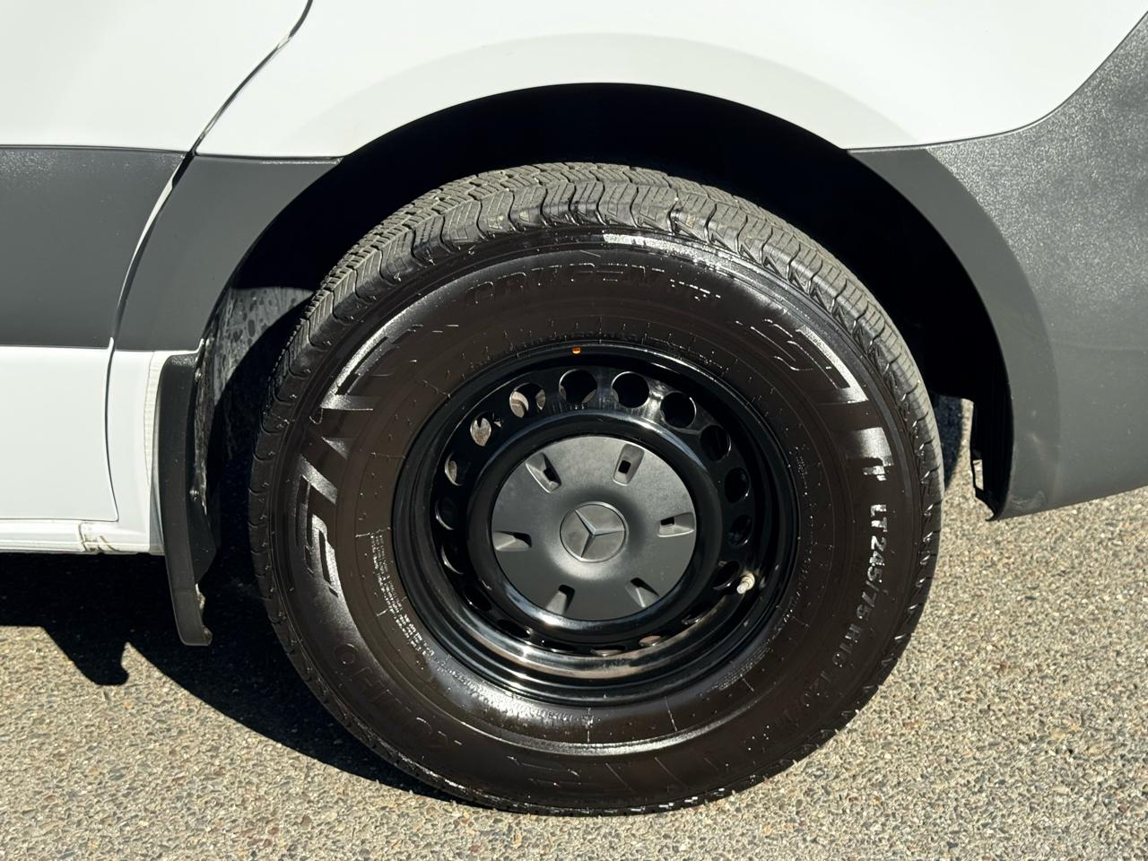 Mercedes-Benz Sprinter Cargo Van 2500 Standard Roof I4 Diesel 144" RWD 2025