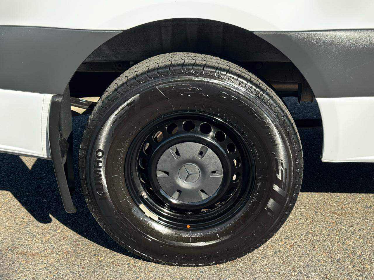 Mercedes-Benz Sprinter Cargo Van 2500 Standard Roof I4 Diesel 144" RWD 2025