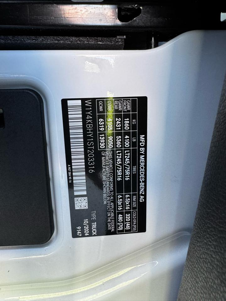 Mercedes-Benz Sprinter Cargo Van 2500 Standard Roof I4 Diesel 144" RWD 2025