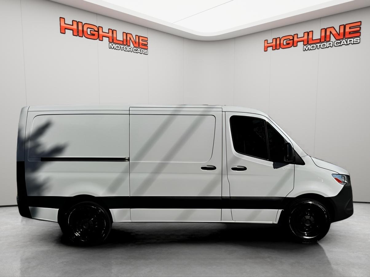 Mercedes-Benz Sprinter Cargo Van 2500 Standard Roof I4 Diesel 144" RWD 2025
