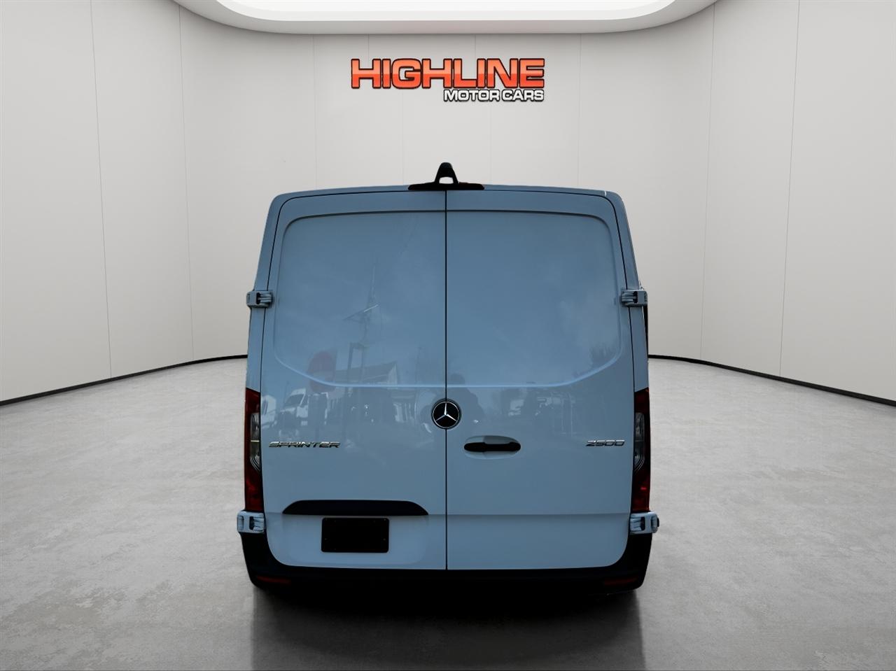 Mercedes-Benz Sprinter Cargo Van 2500 Standard Roof I4 Diesel 144" RWD 2025