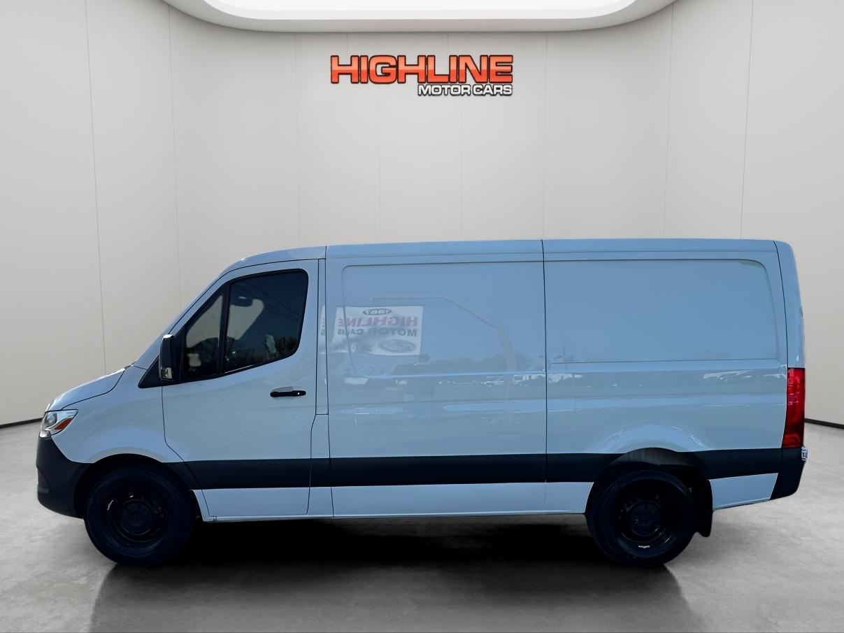 Mercedes-Benz Sprinter Cargo Van 2500 Standard Roof I4 Diesel 144" RWD 2025