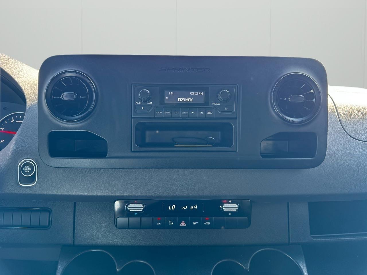 Mercedes-Benz Sprinter Cargo Van 2500 Standard Roof I4 Diesel 144" RWD 2025