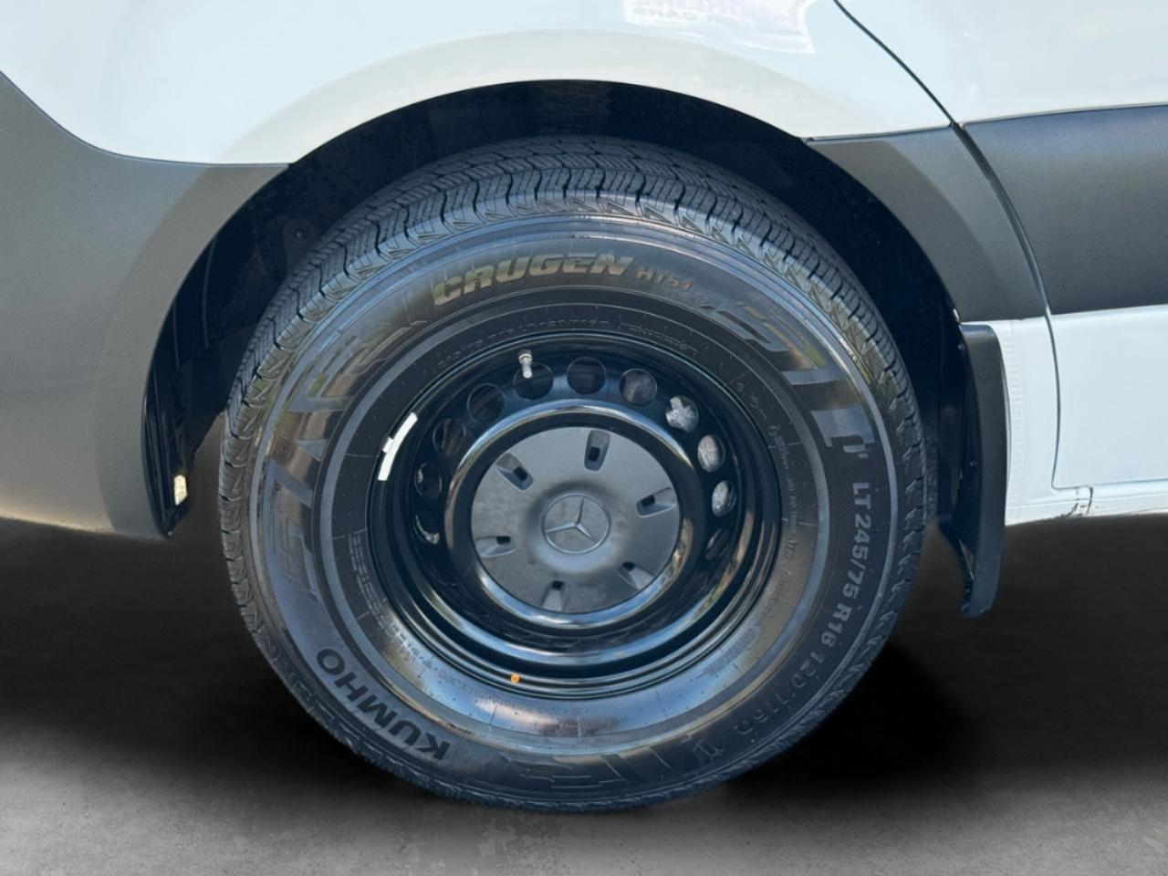 Mercedes-Benz Sprinter Cargo Van 2500 Standard Roof I4 Diesel 144" RWD 2025