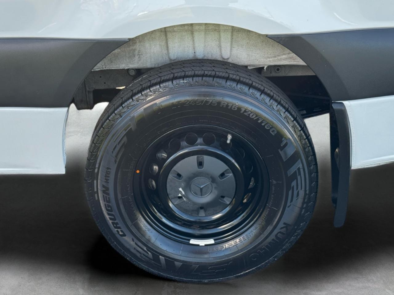 Mercedes-Benz Sprinter Cargo Van 2500 Standard Roof I4 Diesel 144" RWD 2025