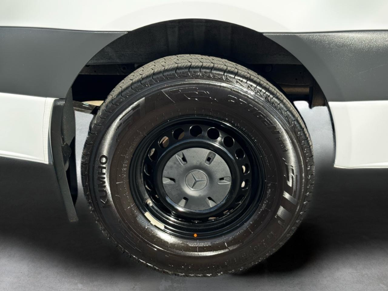 Mercedes-Benz Sprinter Cargo Van 2500 Standard Roof I4 Diesel 144" RWD 2025