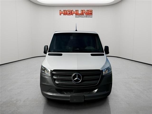 Mercedes-Benz Sprinter Cargo Van 2500 Standard Roof I4 Diesel 144" RWD 2025
