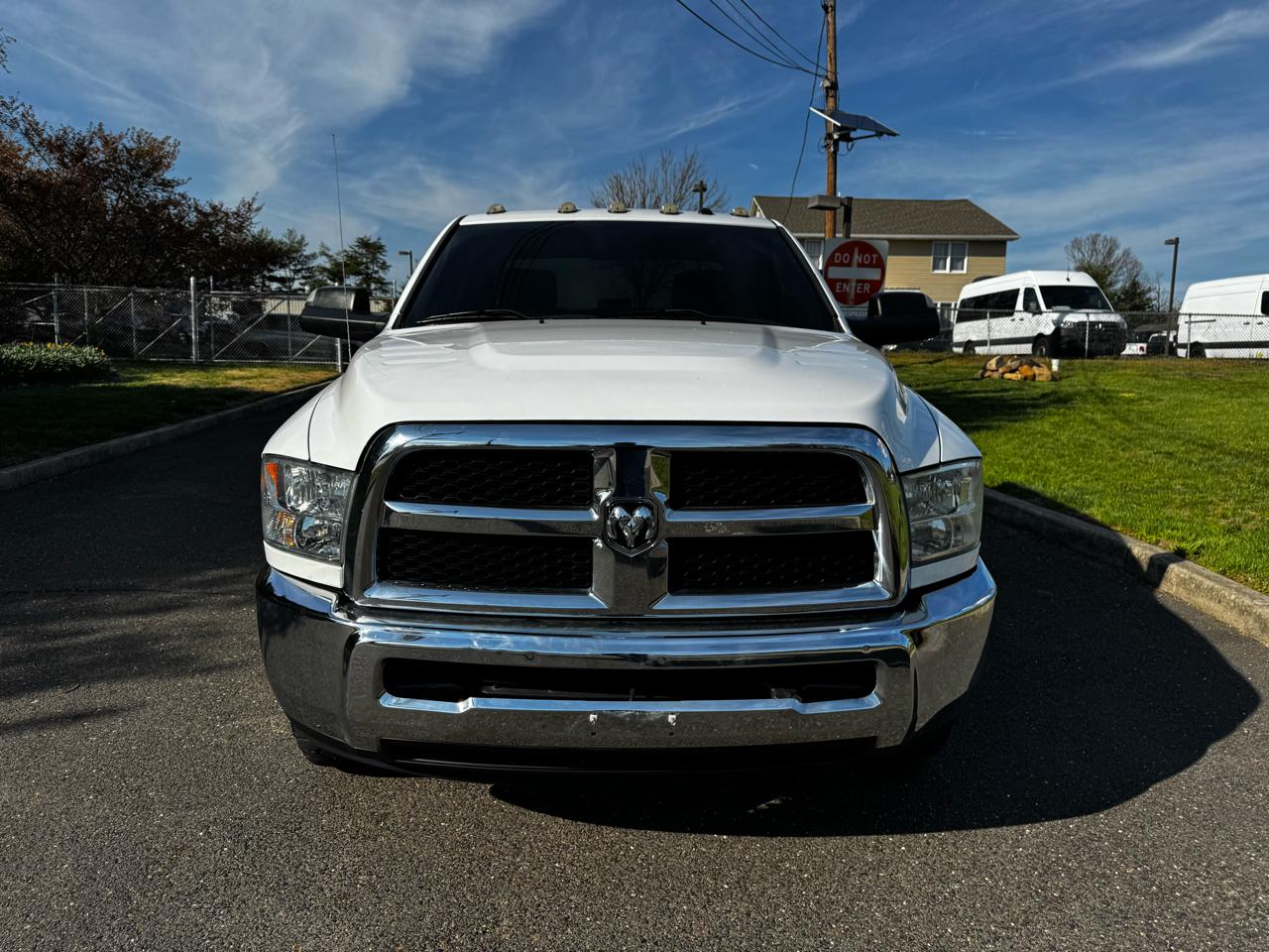 RAM 3500 Tradesman 4x2 Crew Cab 8' Box 2018