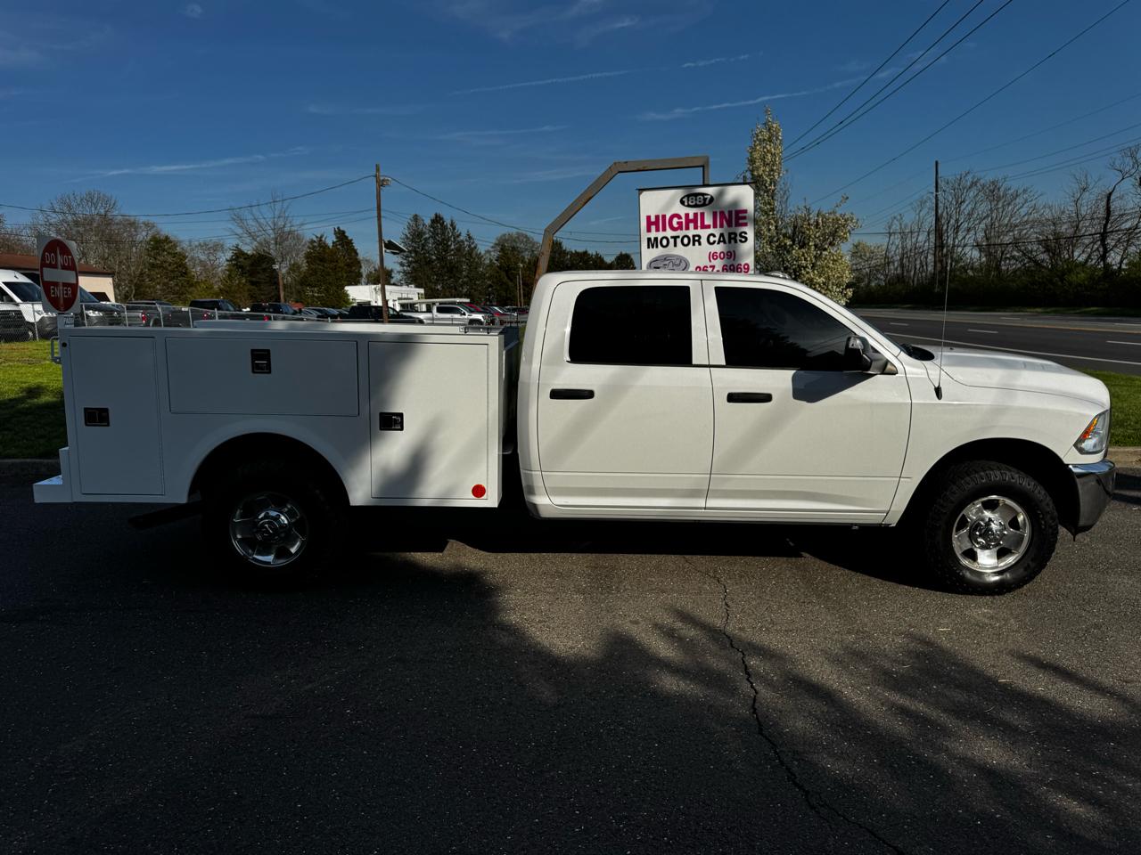 RAM 3500 Tradesman 4x2 Crew Cab 8' Box 2018