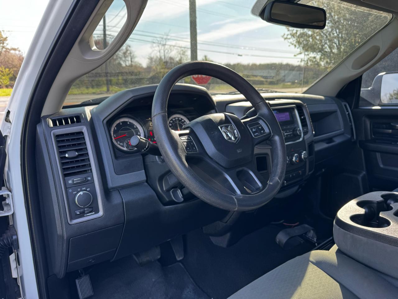 RAM 3500 Tradesman 4x2 Crew Cab 8' Box 2018