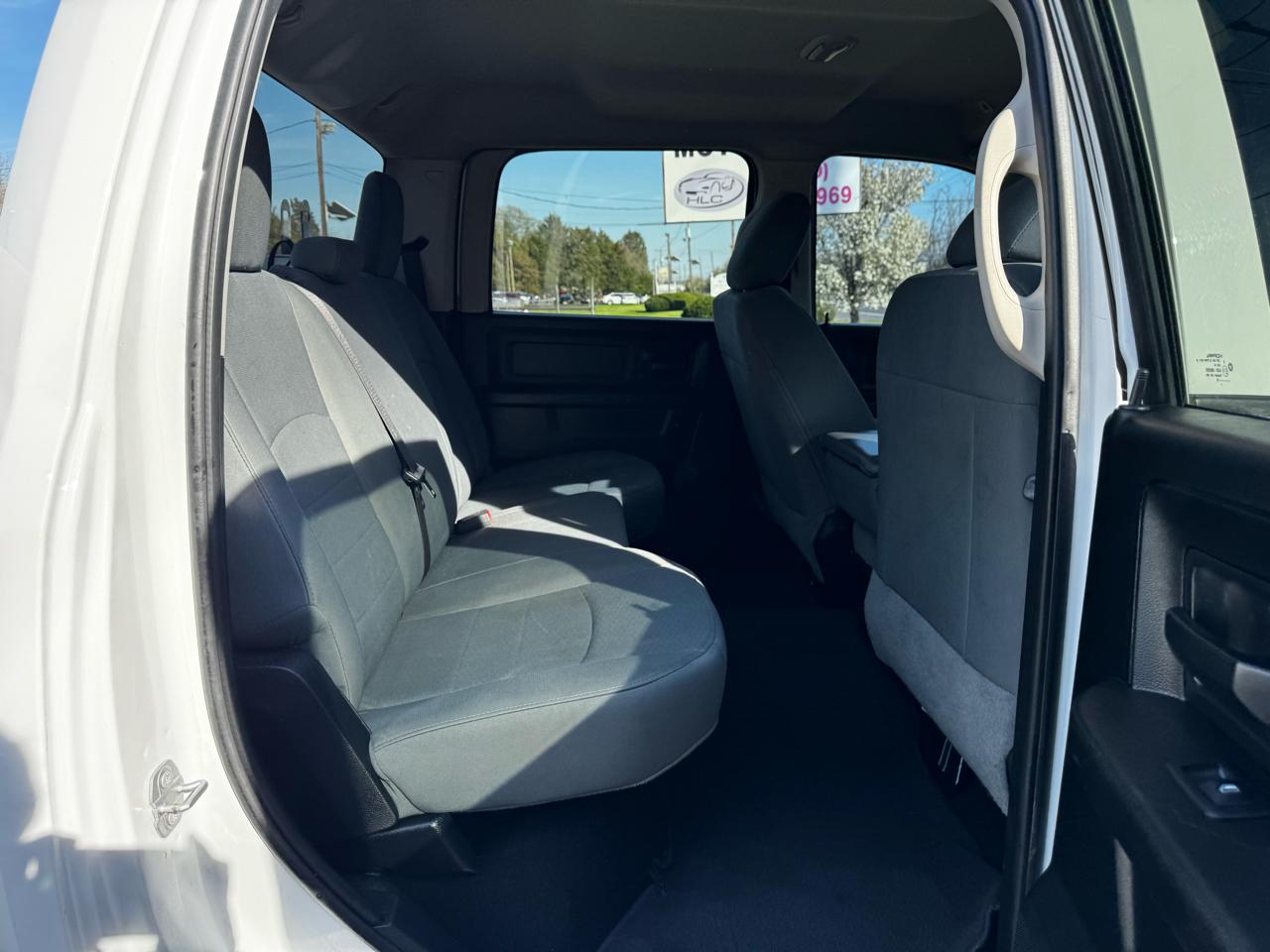 RAM 3500 Tradesman 4x2 Crew Cab 8' Box 2018