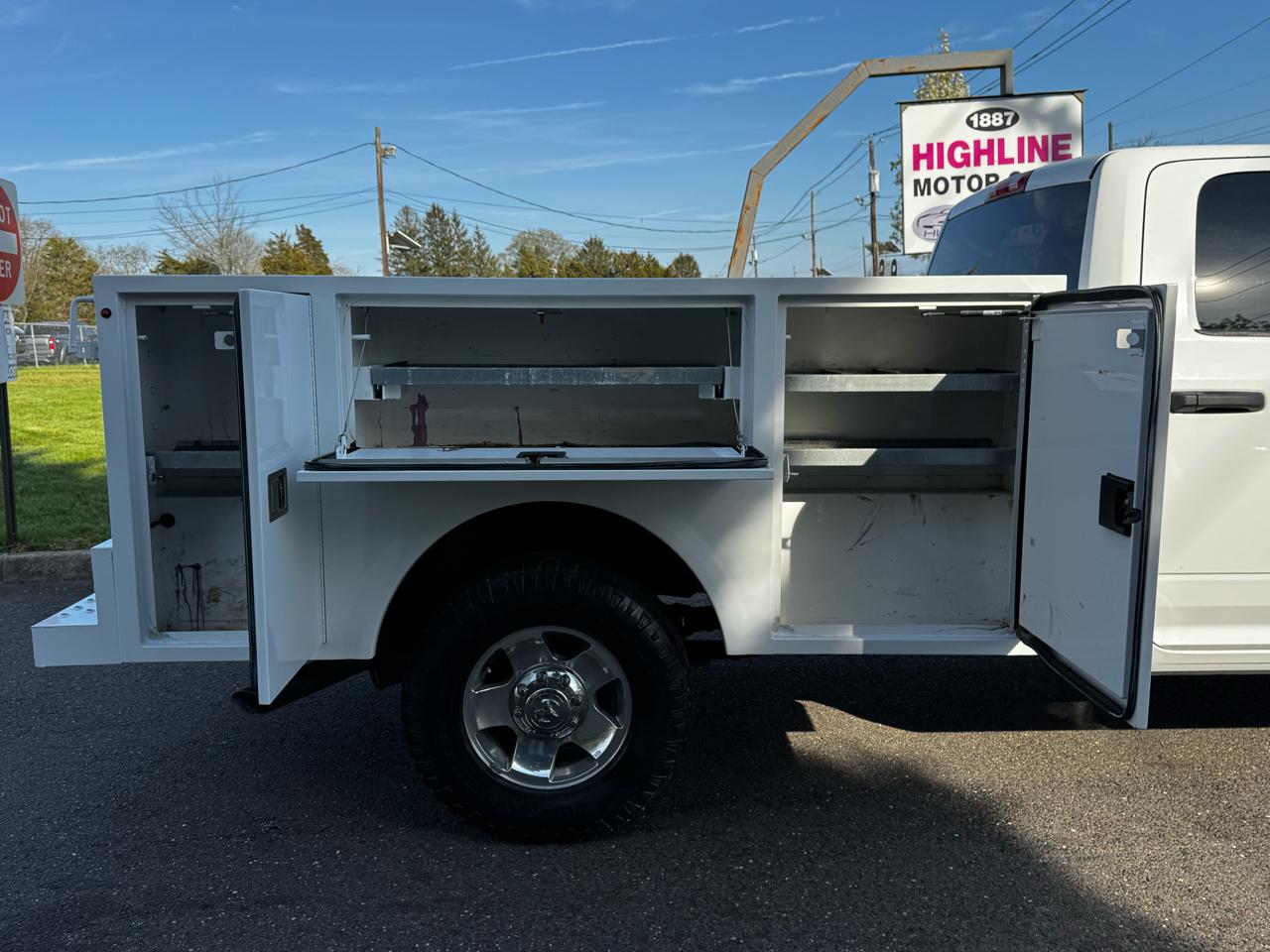 RAM 3500 Tradesman 4x2 Crew Cab 8' Box 2018