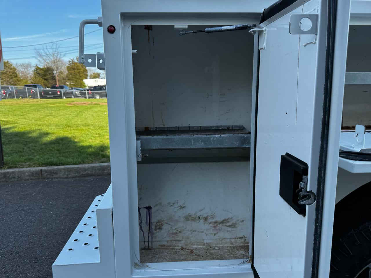 RAM 3500 Tradesman 4x2 Crew Cab 8' Box 2018