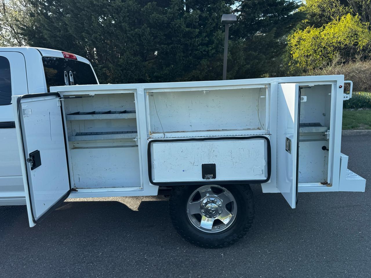 RAM 3500 Tradesman 4x2 Crew Cab 8' Box 2018