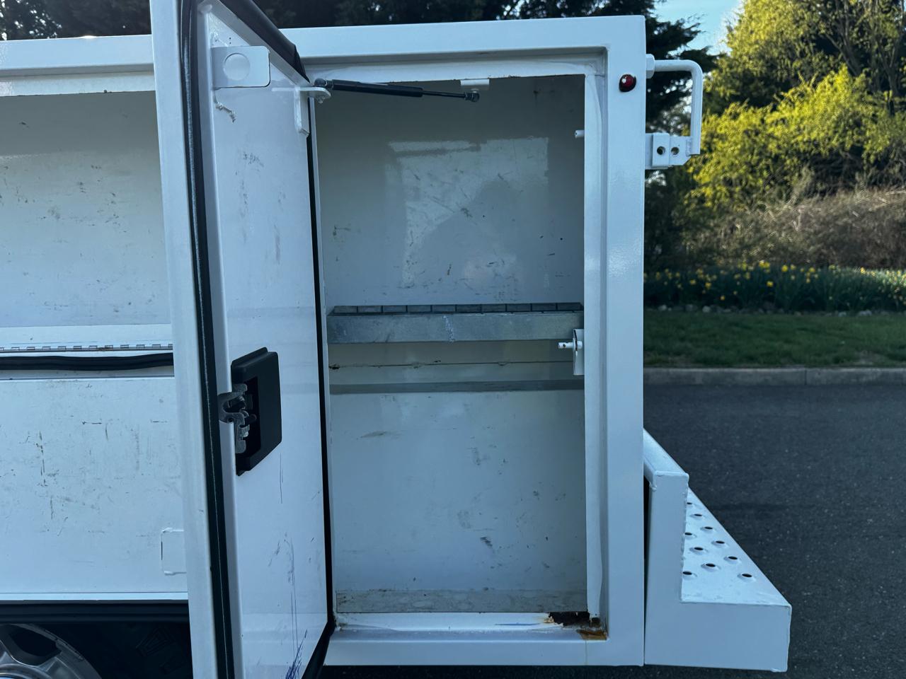 RAM 3500 Tradesman 4x2 Crew Cab 8' Box 2018