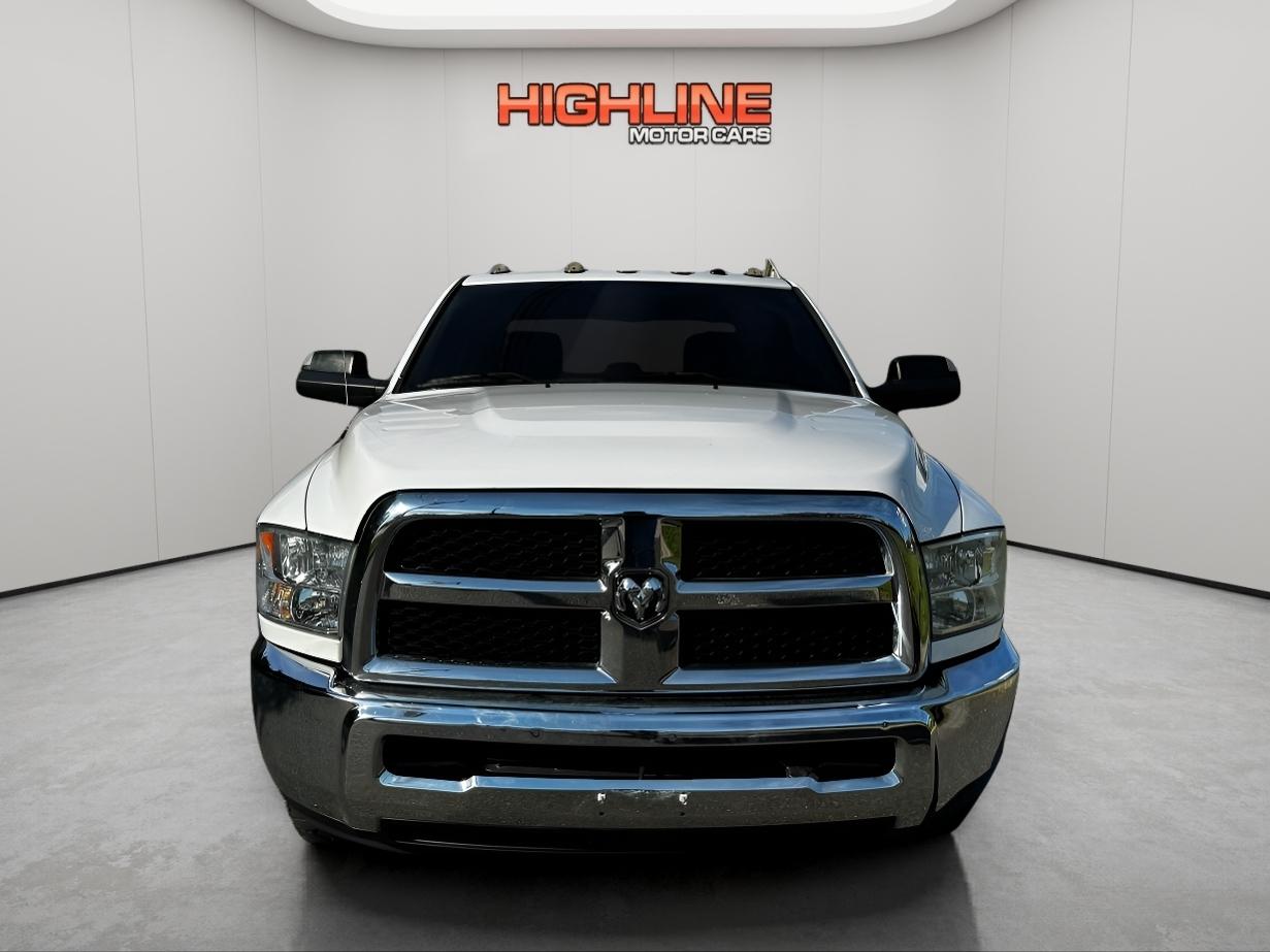 RAM 3500 Tradesman 4x2 Crew Cab 8' Box 2018