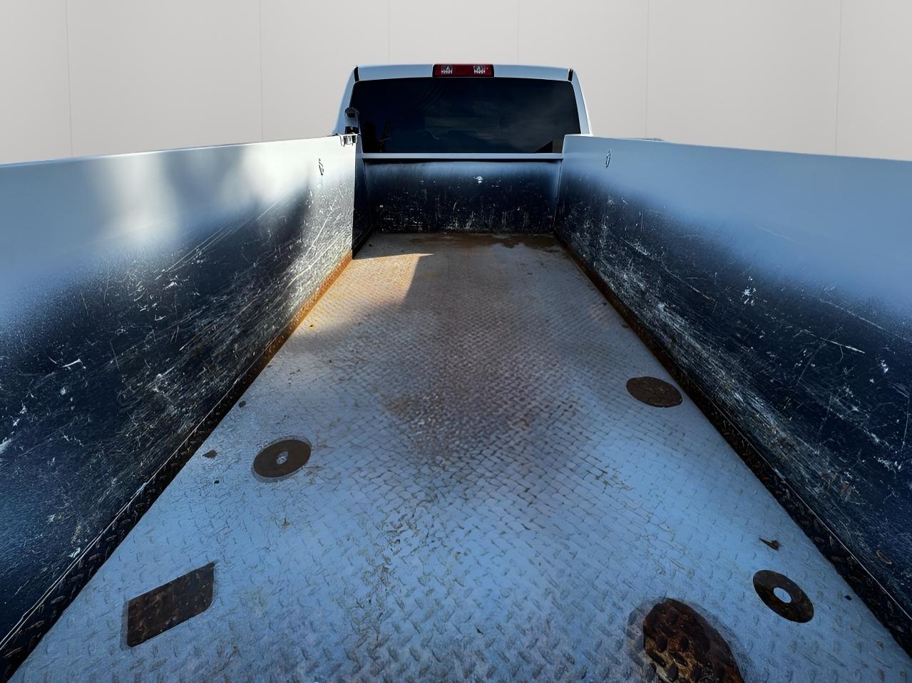 RAM 3500 Tradesman 4x2 Crew Cab 8' Box 2018