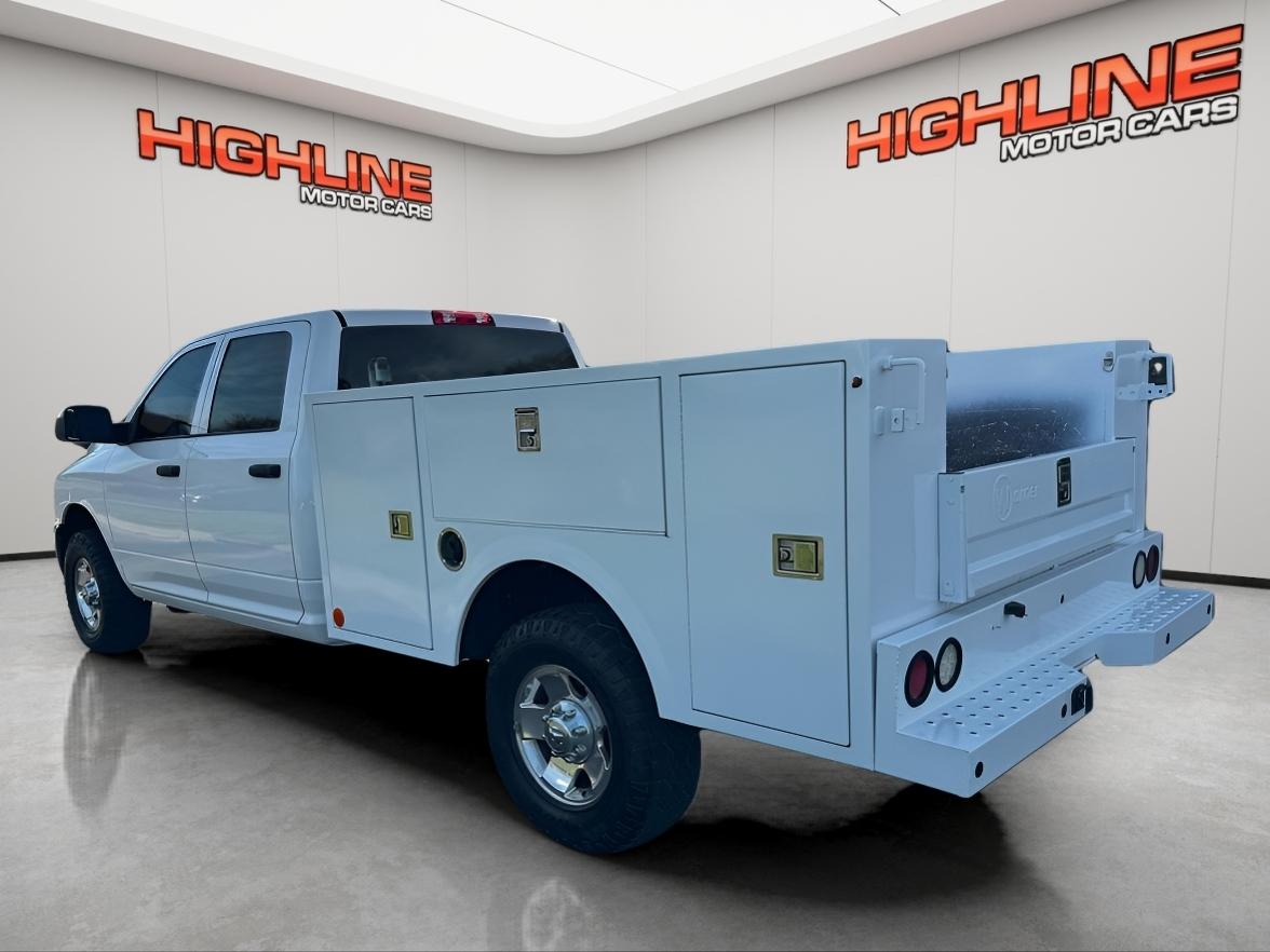 RAM 3500 Tradesman 4x2 Crew Cab 8' Box 2018