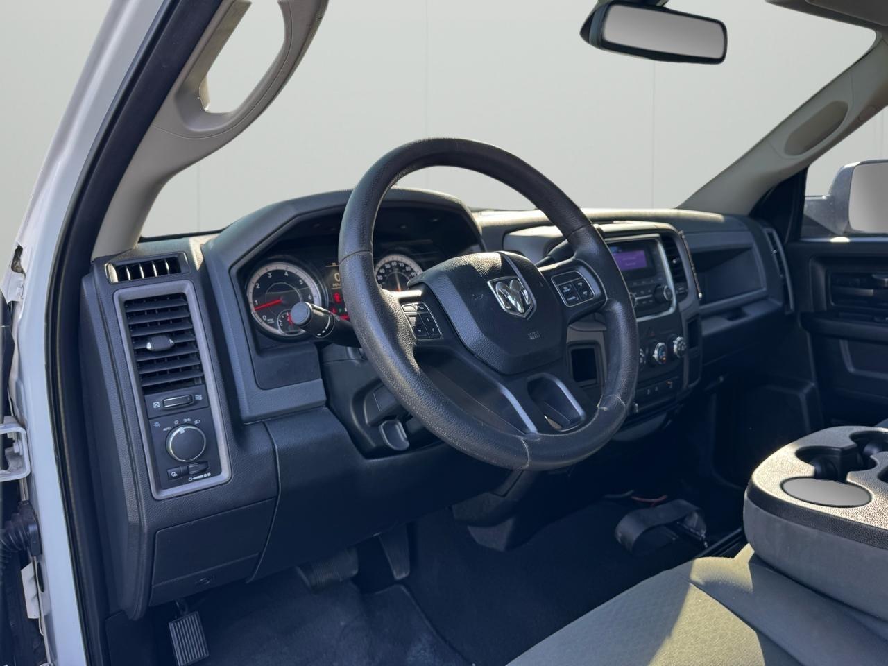 RAM 3500 Tradesman 4x2 Crew Cab 8' Box 2018