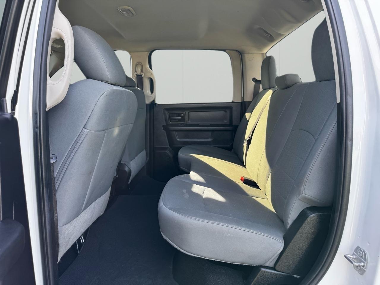 RAM 3500 Tradesman 4x2 Crew Cab 8' Box 2018