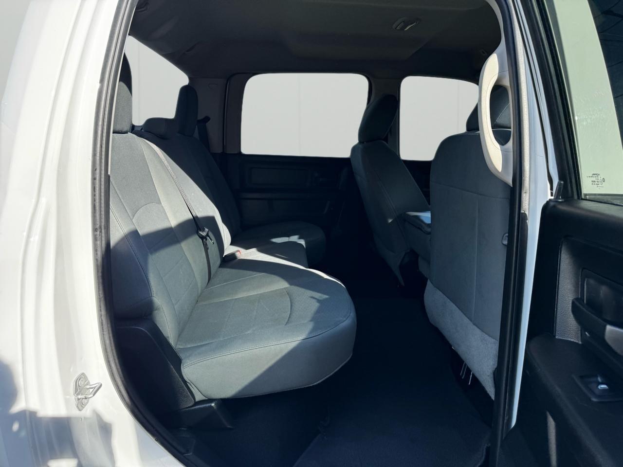 RAM 3500 Tradesman 4x2 Crew Cab 8' Box 2018