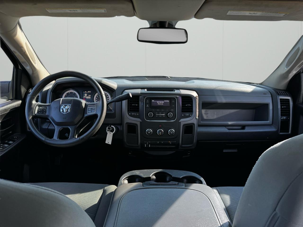 RAM 3500 Tradesman 4x2 Crew Cab 8' Box 2018