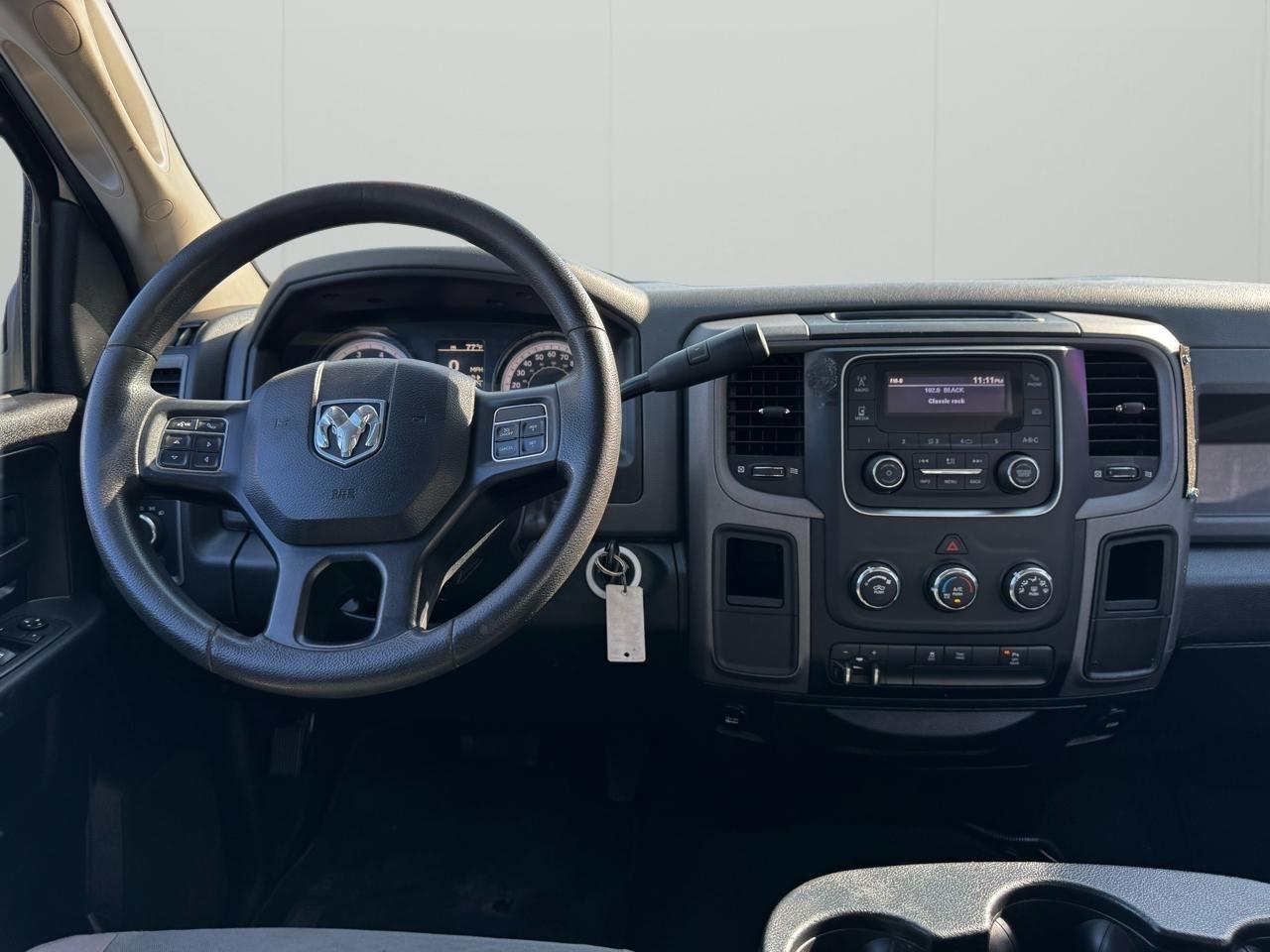 RAM 3500 Tradesman 4x2 Crew Cab 8' Box 2018