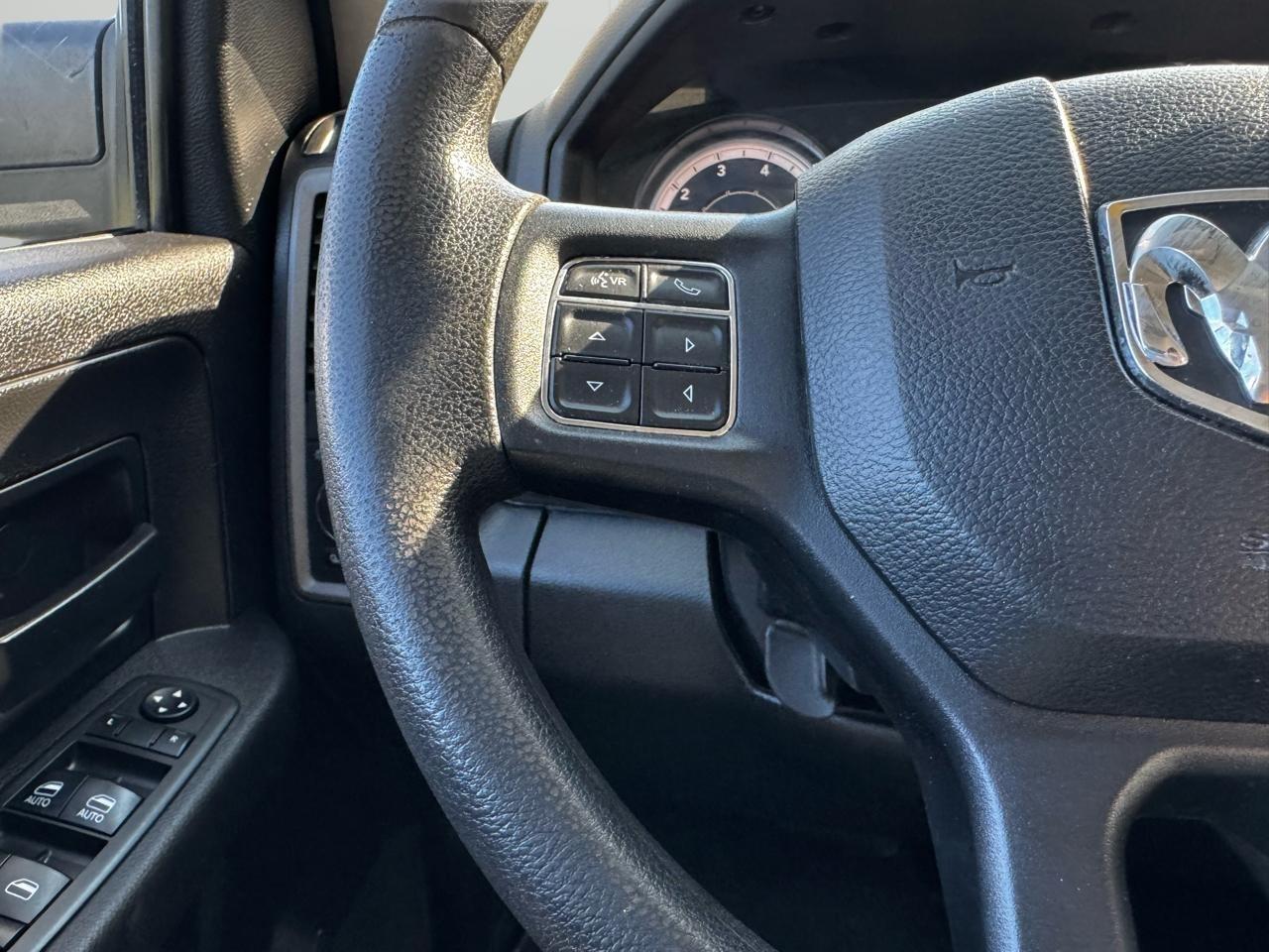 RAM 3500 Tradesman 4x2 Crew Cab 8' Box 2018